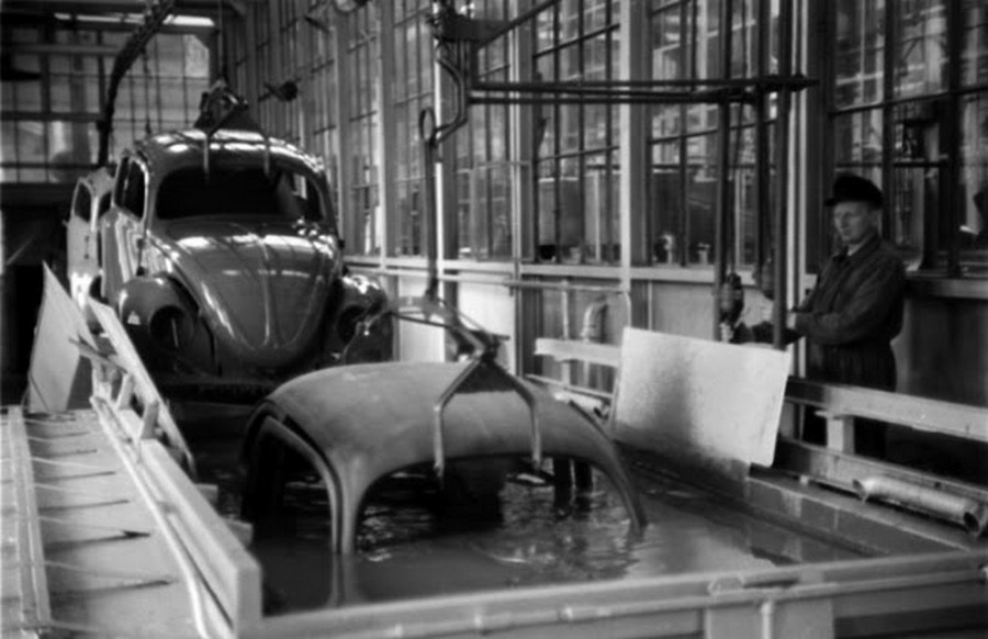 Scene+at+Volkswagens+Main+Plant+Wolfsburg+Germany+July+1951+9.jpg