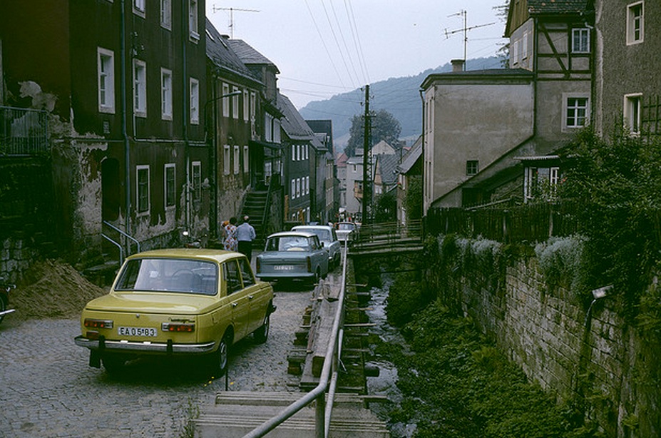 1977. Königstein, utca az Elbához..jpg