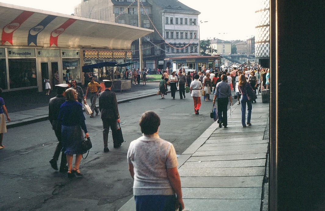 1979. Lipcsei utcakép..jpg