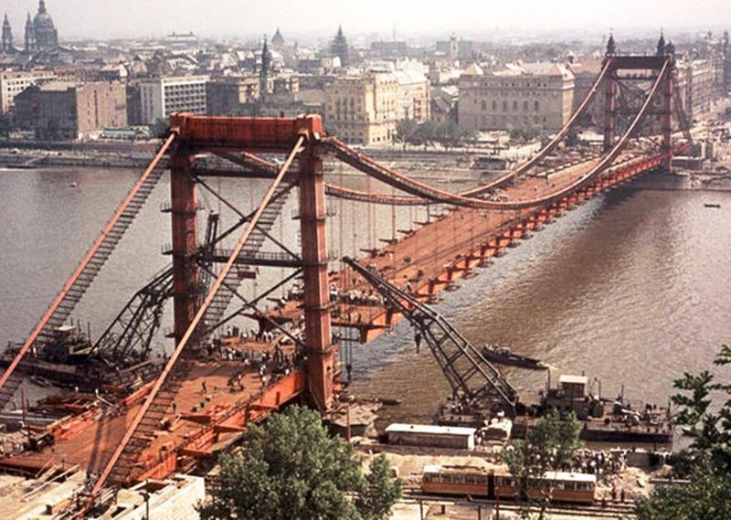 1962-Erzsébet_híd_építése.jpg