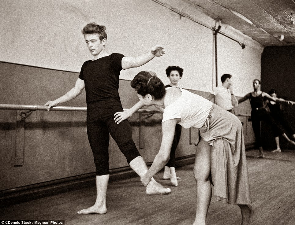 1955. James Dean egy new york-i balettiskolában..jpg