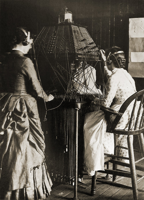 1884. Női telefonközpontosok, Richmond, Virginia USA..jpg