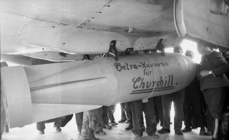 1940. Német bombaüzenet Anglia bombázásakor. Extra Havanna Chuchillnek..jpg
