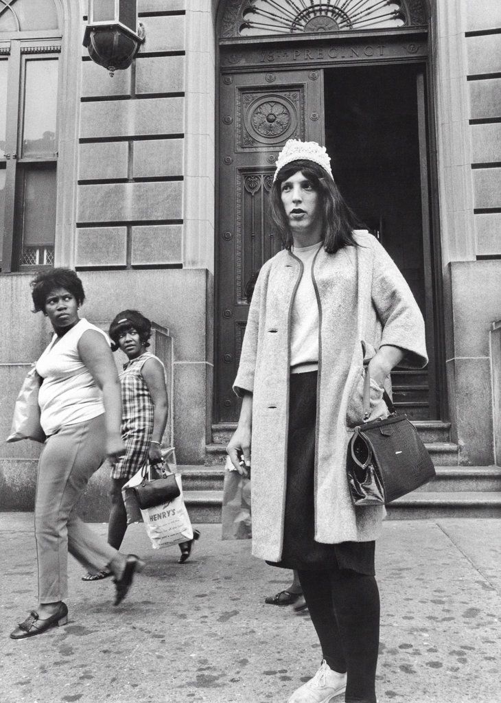 1969. A New York-i (Brooklyn) 78-as körzet nyomozója álruhában egy bevetés előtt..jpg