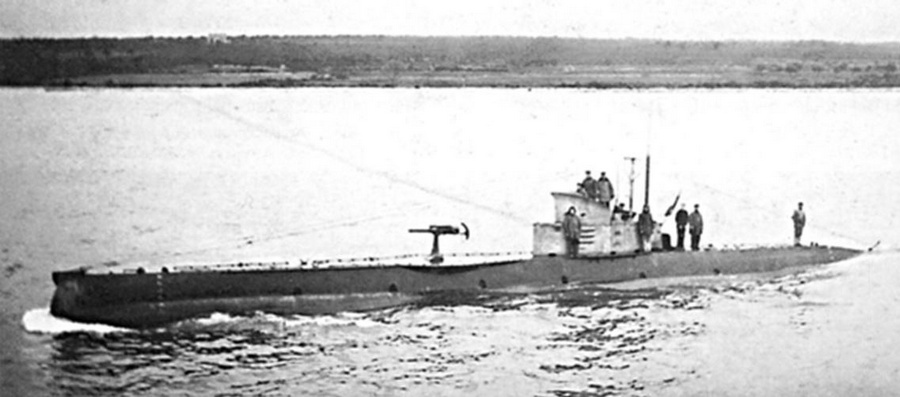 1917. SMU 23 osztrák-magyar tengeralattjáró.jpg