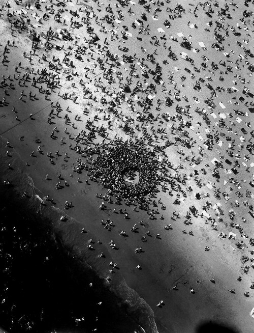 1951. Strandbaleset felülről nézve. Coney Island..jpg