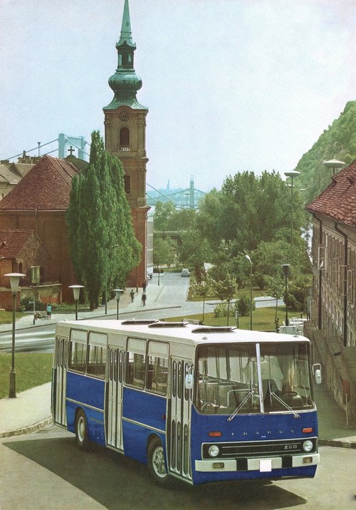 1972. Ikarus busz reklámfotója a Tabánban..jpg