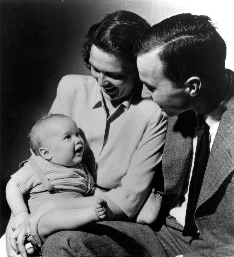 1947. George and Barbara Bush with their first born child George W. Bush.jpg