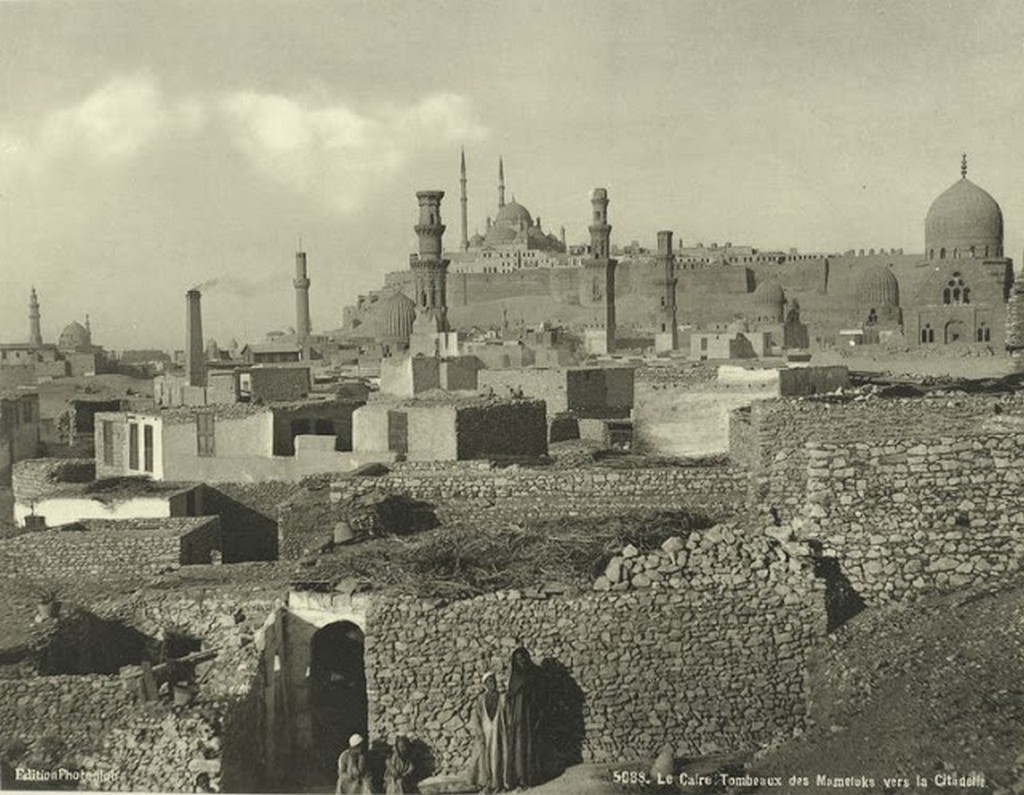 Tombs of the Mamelukes to the citadel, Cairo.jpg