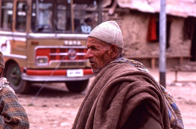 Vale of Kashmir, India, 1982 (12).jpg