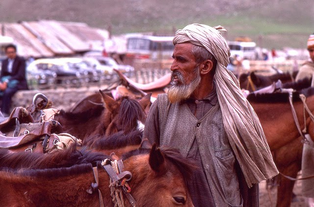 Vale of Kashmir, India, 1982 (29).jpg