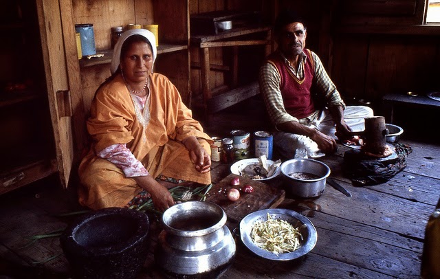 Vale of Kashmir, India, 1982 (33).jpg
