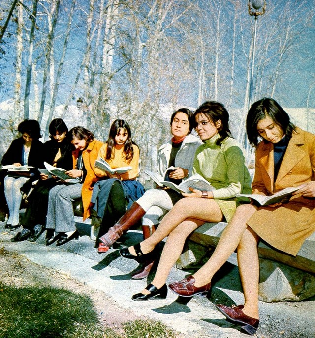 iranian_fashion_of_the_1970s_12_.jpg