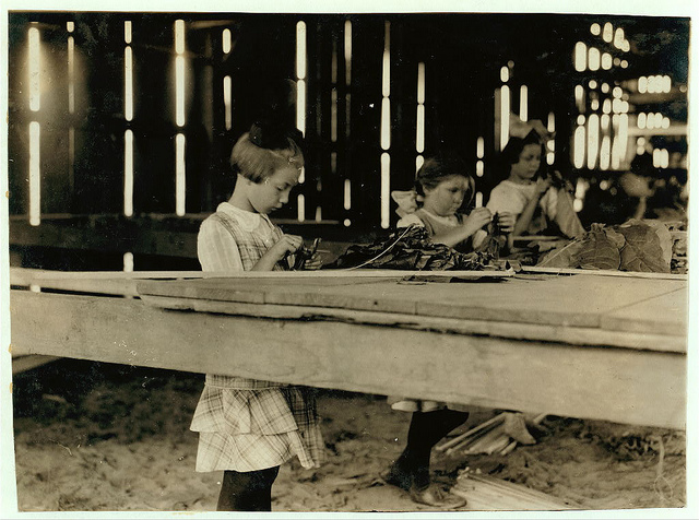 Old Photos of Child Labor between 1908 and 1924 (23).jpg