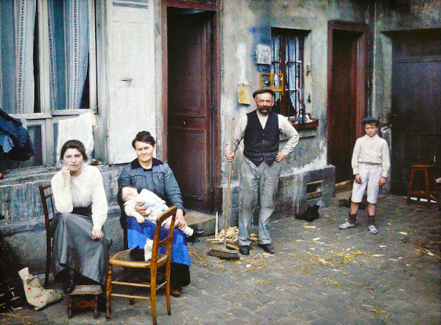 Rare Color Photography of Early 1900s Paris (27).jpg