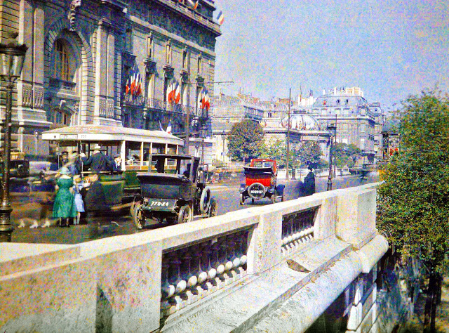 Rare Color Photography of Early 1900s Paris (37).jpg
