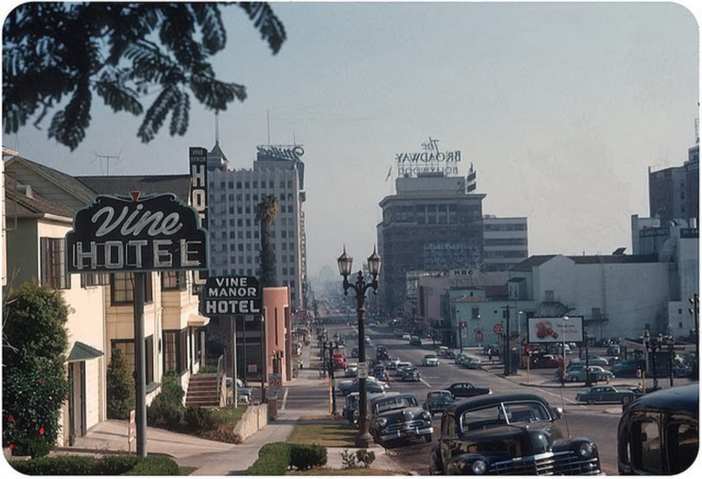 22 Vine Manor Hotel, Hollywood, CA - 1953.jpg