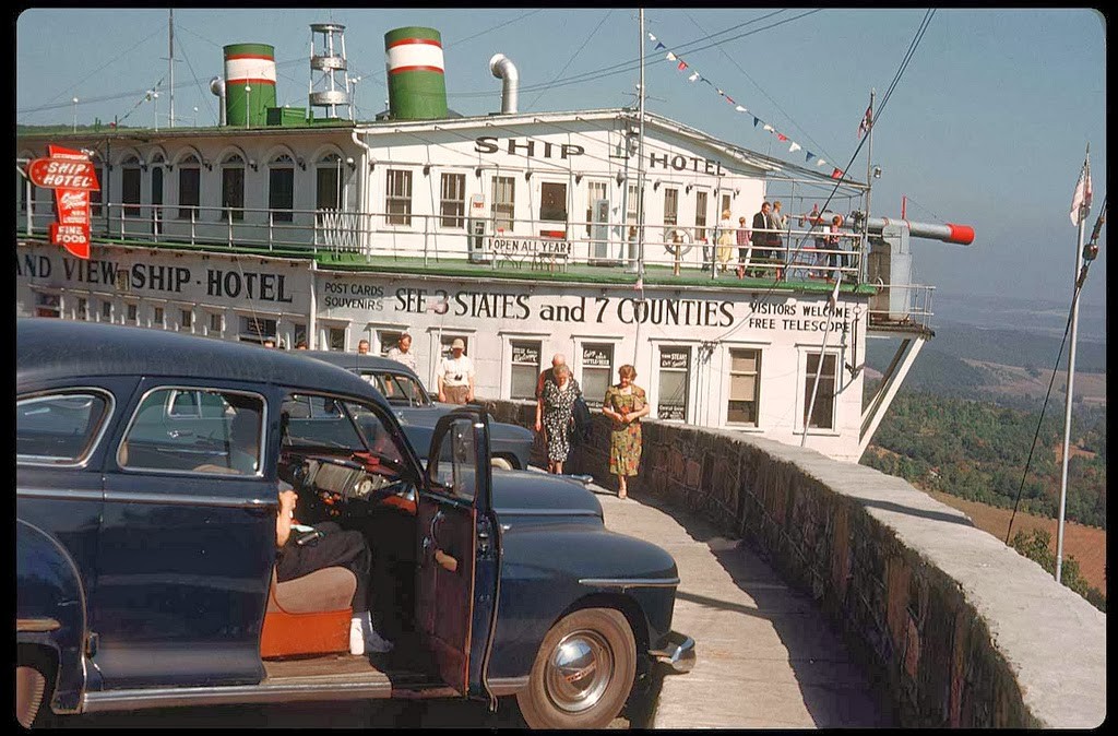 37 Grand View Ship Hotel — 1953.jpg