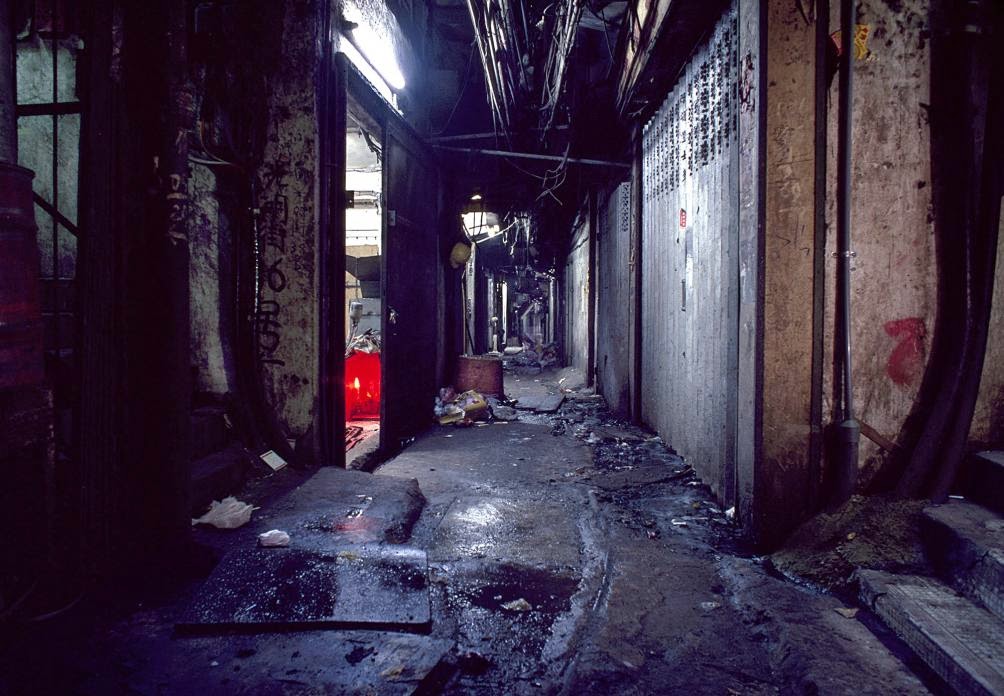 Kowloon Walled City, Hong Kong in the 1980s (1).jpg