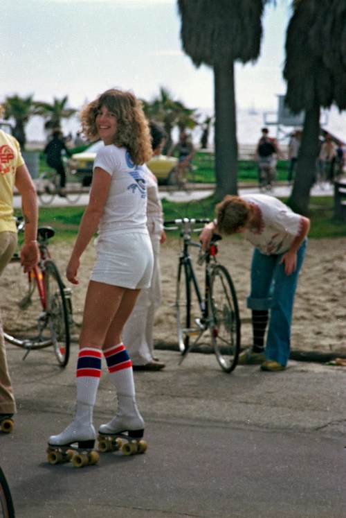 Rollerskaters at Venice Beach, California, 1979 (10).jpg