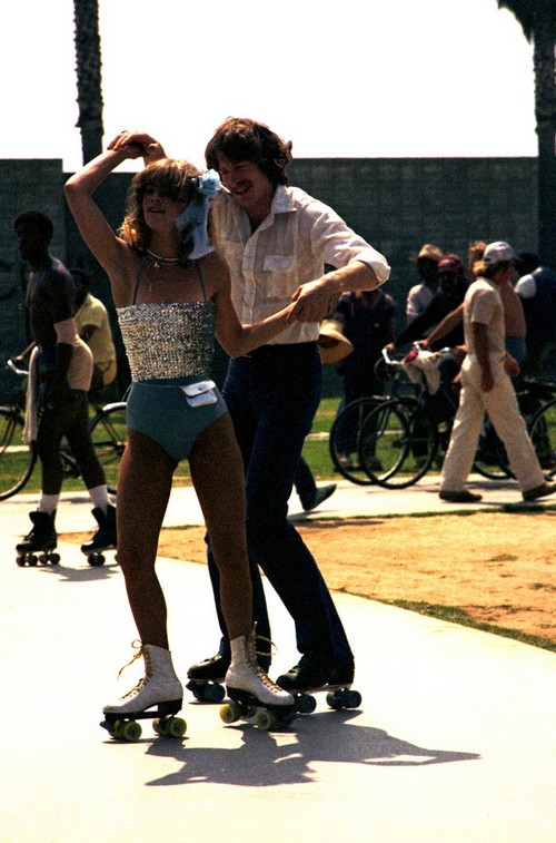 Rollerskaters at Venice Beach, California, 1979 (23).jpg