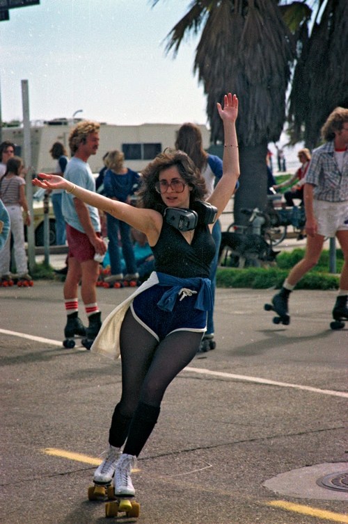 Rollerskaters at Venice Beach, California, 1979 (9).jpg