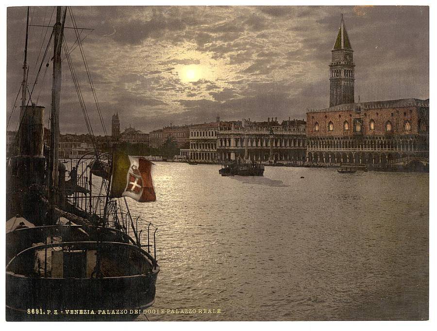Grand Canal and Doges' Palace by moonlight.jpg