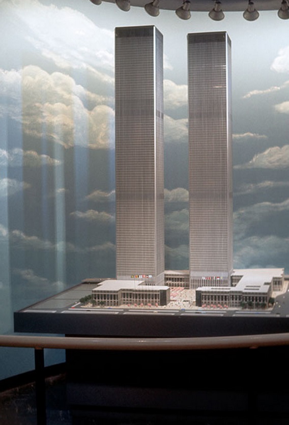 Az akkor még csak tervezőasztalon létező WTC, a Heliportban kiállítva