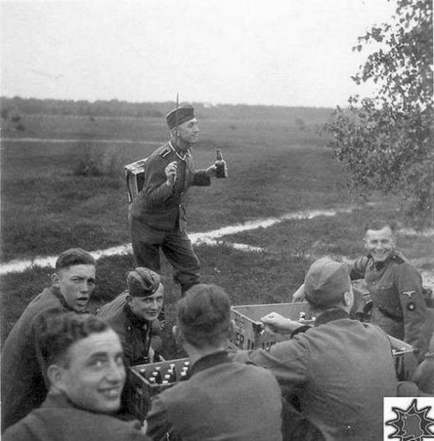 funny-world-war-2-pictures-6-520x528.jpg