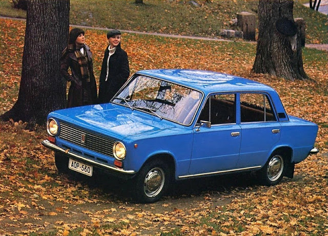 Soviet Cars Advertising (5).jpg
