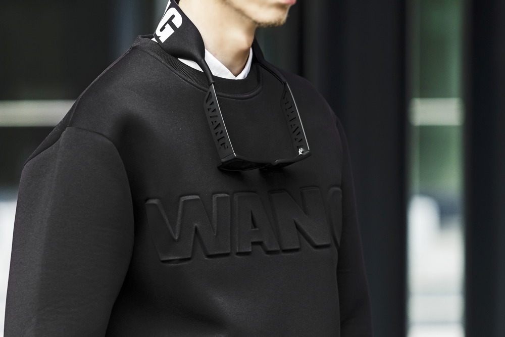 alexander-wang-hm-collection-fashion-blogger-men-style-divatblog-neoprene-sweater (3).png