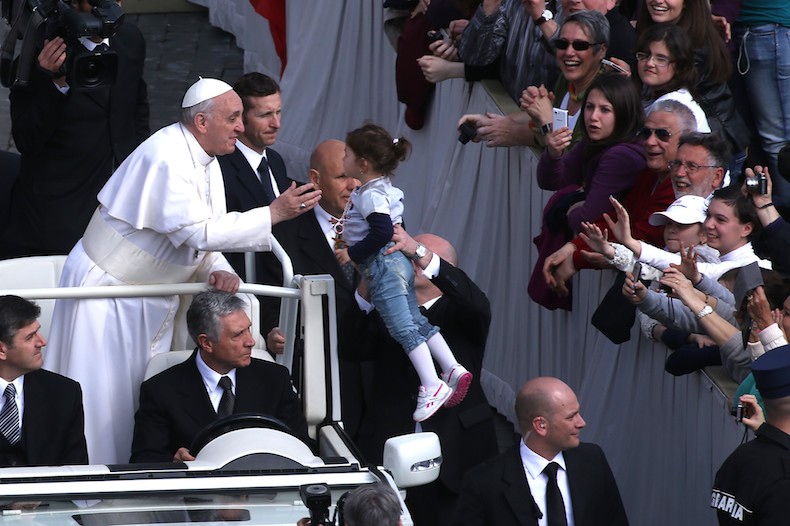 Őszülnek Ferenc pápa testőrei