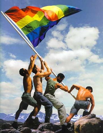 Hősök GayFlag.JPG