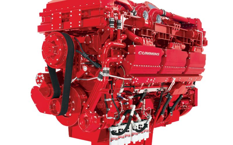 1006dp_02+diesel_power+78_colossal_cummins+engine.jpg