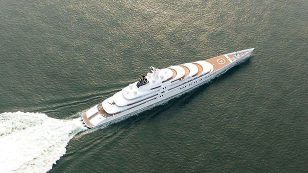 azzam-yacht-top-view.jpg