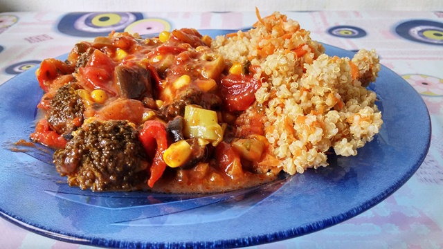 A quinoa egyszerûsége feldobta a fûszeres görög zöldségragut