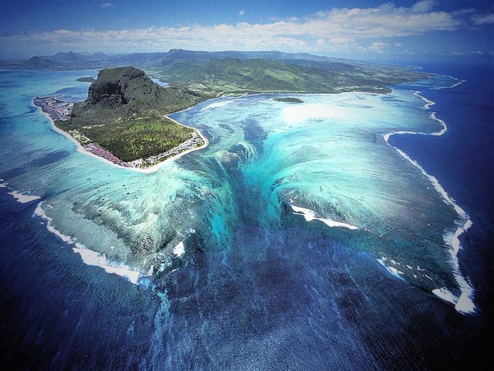 mauritiusunderwaterwaterfall1.jpg